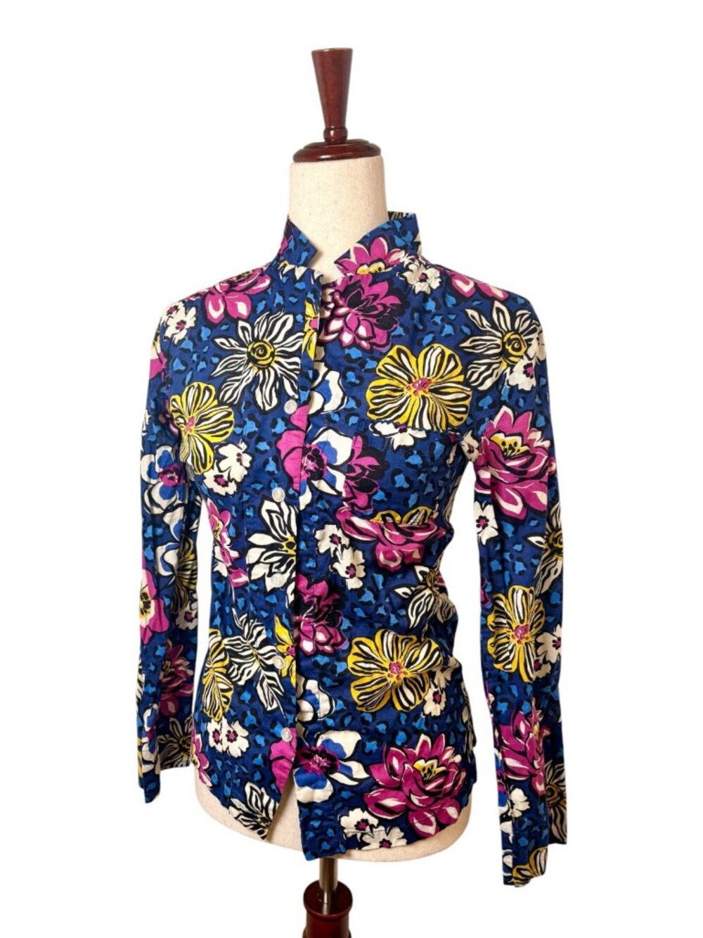 Vera Bradley Blue Purple Floral Button Down Shirt 100% Cotton Size XS - Picture 2 of 6